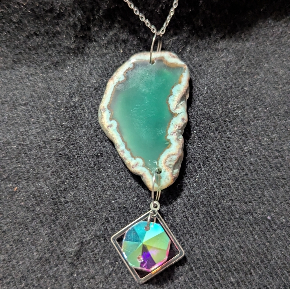 Silver Tone Green Agate Gemstone Slice Clear Faceted Crystal Pendant Necklace
